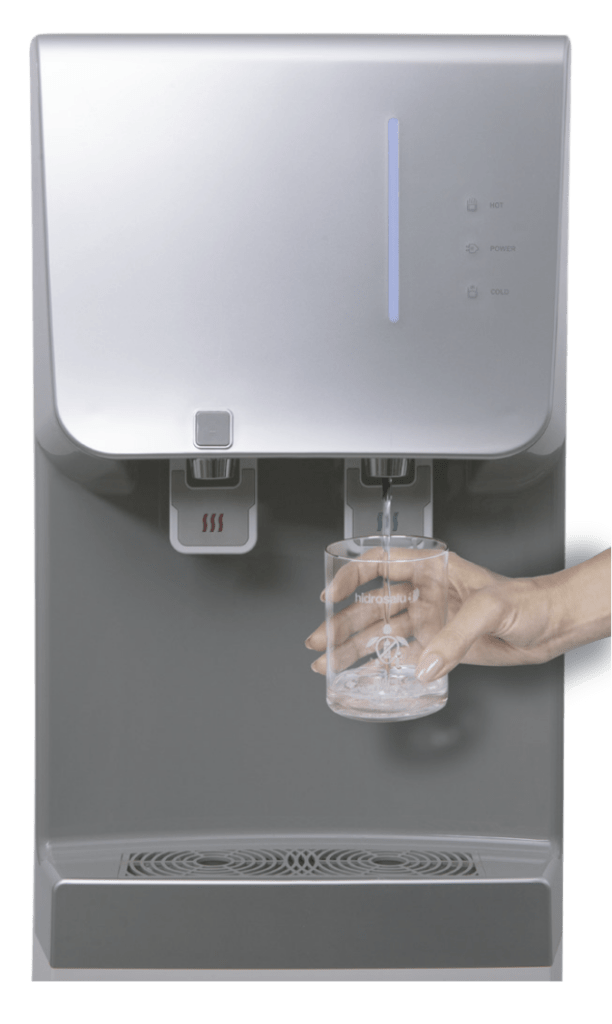 Fuente de agua Atrium COOLR con mano